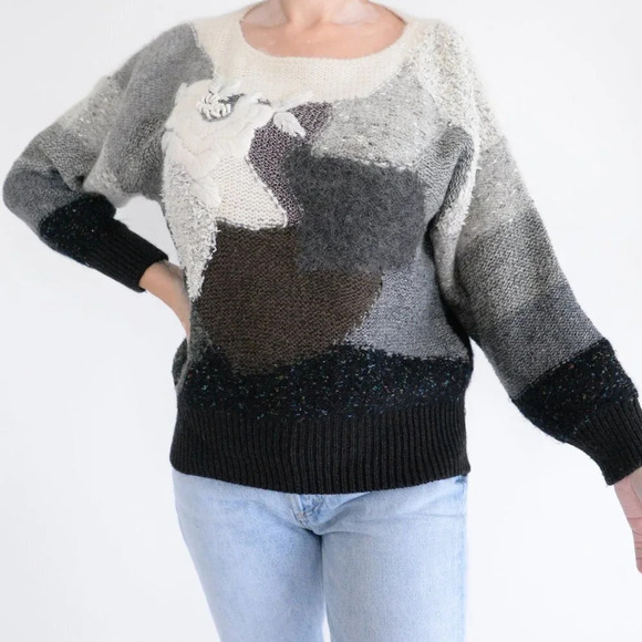 Sweaters - Vintage Marieal Kim Grey/White Floral Knit 8% Wool 8% Mohair Crewneck Sweater S